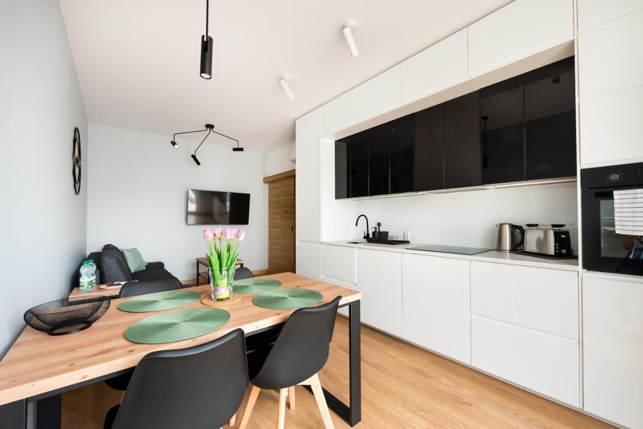 Wola Skwer Sunny Apartment Warsaw Exterior photo
